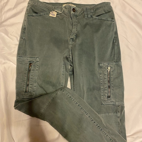 EUC Fidelity denim. Size 8/29. - Picture 9 of 10